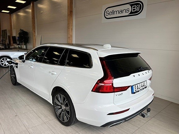 Volvo V60 4 of 5