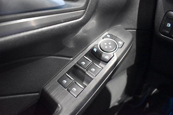 Ford Kuga 12 of 17