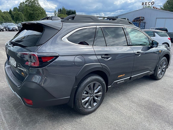 Subaru Outback 2 of 4