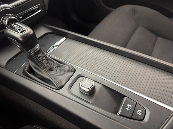 Volvo XC60 25 of 30