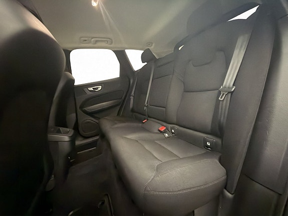 Volvo XC60 16 of 30