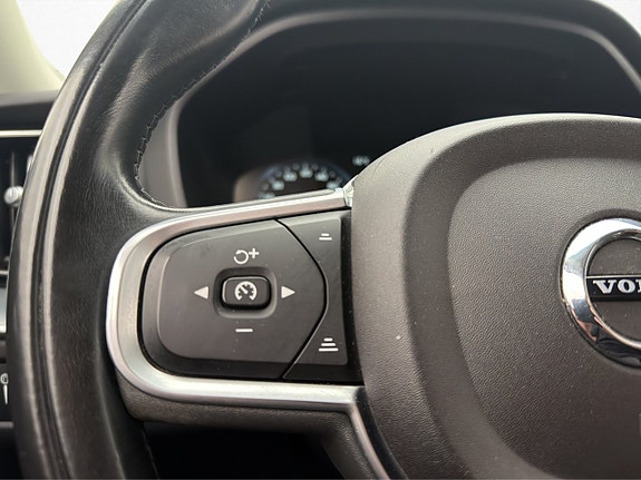 Volvo XC60 18 of 30