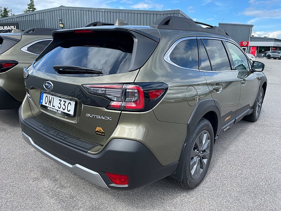 Subaru Outback 2 of 5