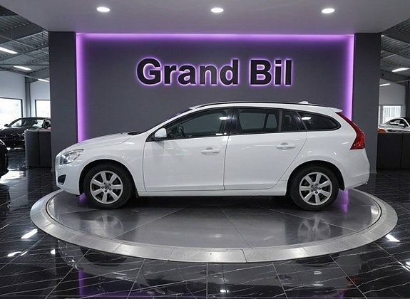 Volvo V60 3 of 14