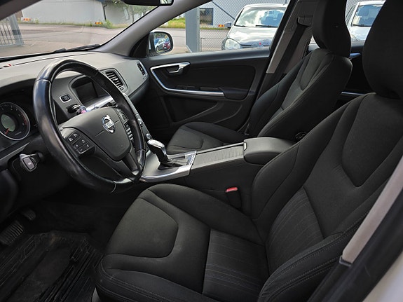 Volvo V60 5 of 14