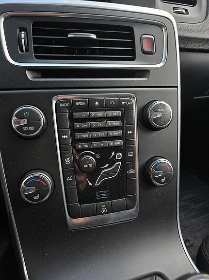 Volvo V60 12 of 14