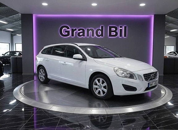 Volvo V60 2 of 14