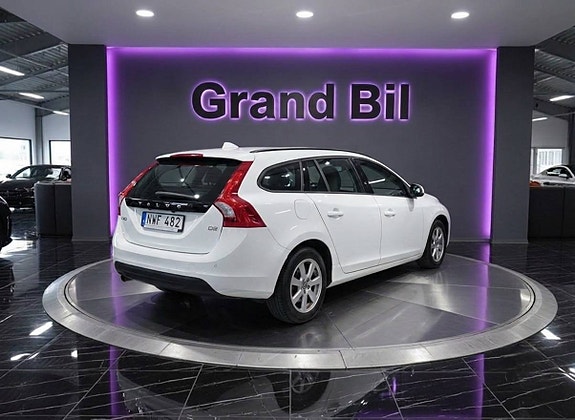 Volvo V60 4 of 14