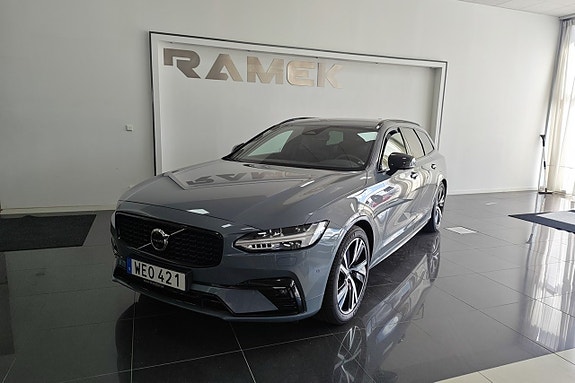 Volvo V90 2 of 5