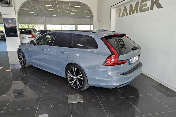 Volvo V90 4 of 5