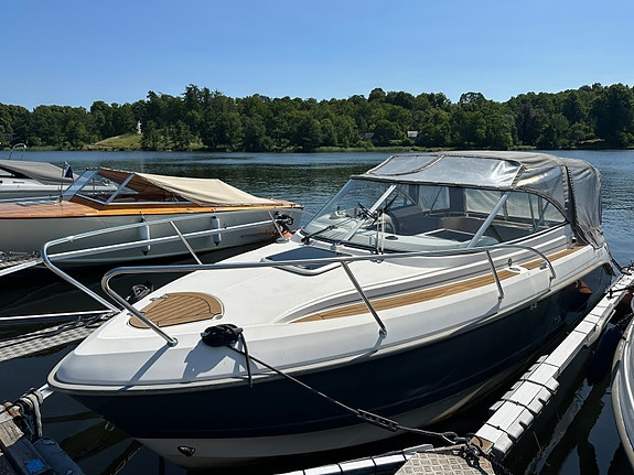 Flipper 705 DC NY diesel Volvo Penta 2017 2 of 8