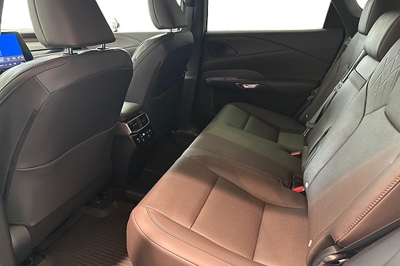 Lexus RX450h 13 of 26