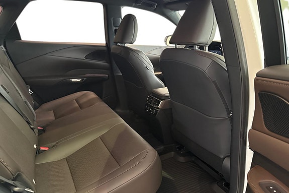 Lexus RX450h 12 of 26