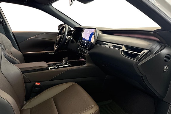Lexus RX450h 11 of 26