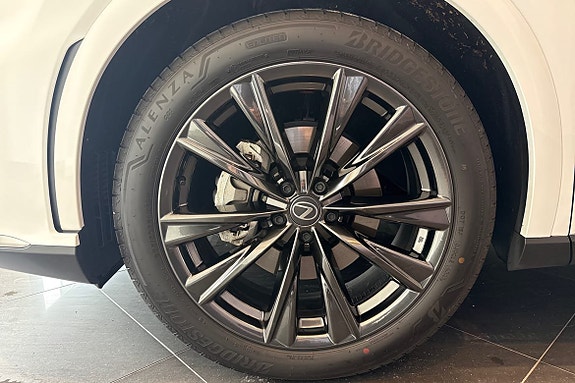 Lexus RX450h 26 of 26