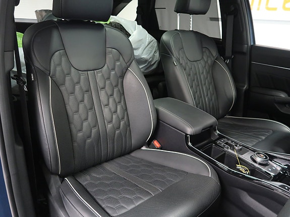 Kia Sorento 23 of 30