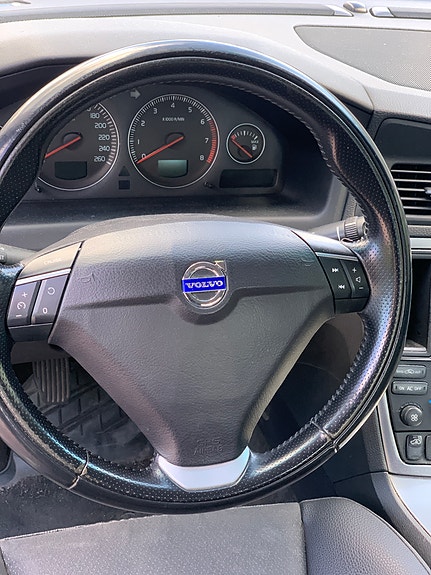 Volvo S60 4 of 5