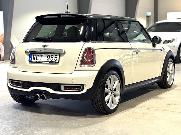 MINI Cooper S 3 of 5