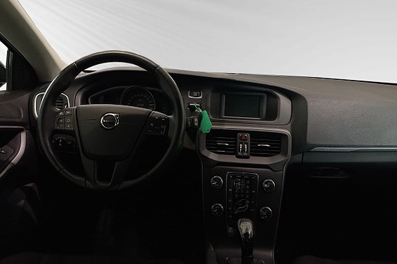 Volvo V40 Cross Country 9 of 18