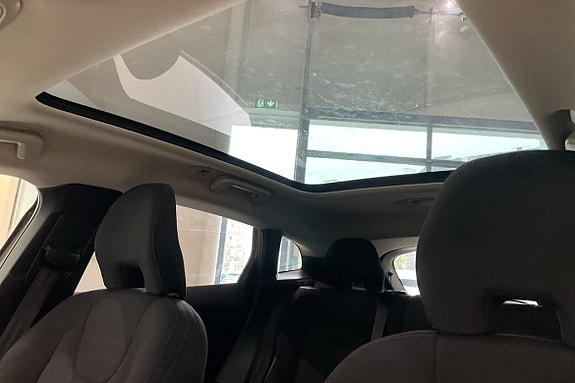 Volvo V40 Cross Country 14 of 18