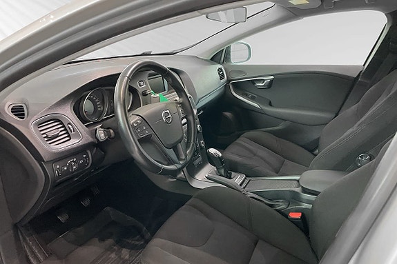 Volvo V40 Cross Country 7 of 18