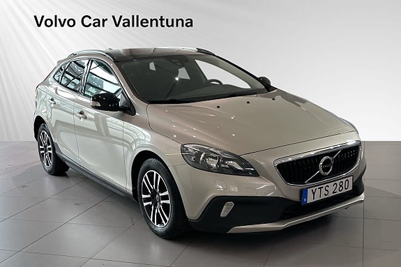 Volvo V40 Cross Country 6 of 18