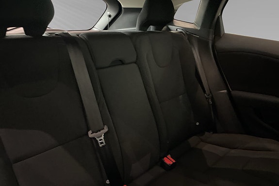 Volvo V40 Cross Country 11 of 18