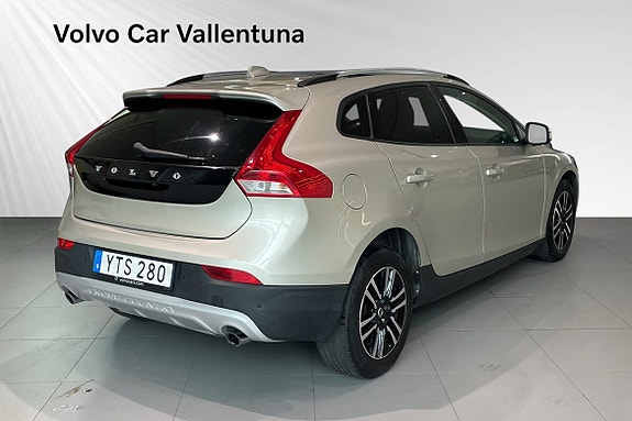 Volvo V40 Cross Country 5 of 18