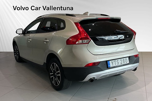Volvo V40 Cross Country 4 of 18