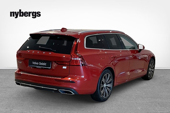 Volvo V60 2 of 5