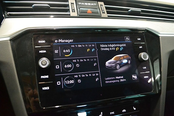 Volkswagen Passat 10 of 11