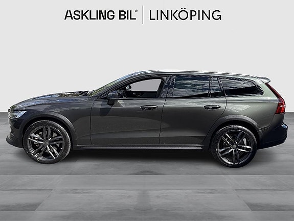 Volvo V60 Cross Country 3 of 5