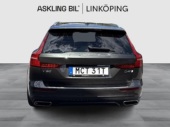 Volvo V60 Cross Country 4 of 5