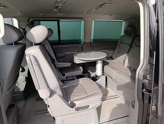 Volkswagen Multivan 12 of 12