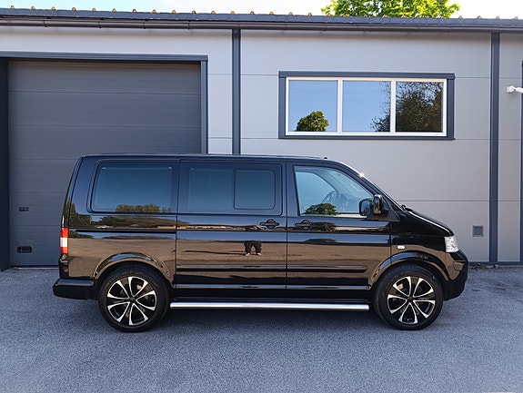 Volkswagen Multivan 7 of 12