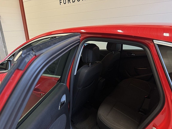 Opel Astra 5 of 5
