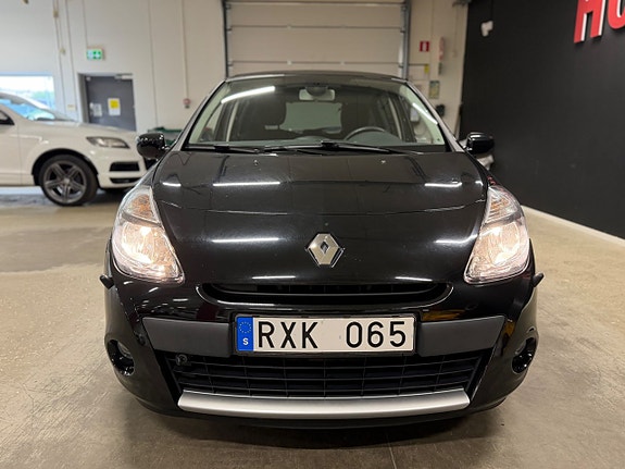 Renault Clio 8 of 16