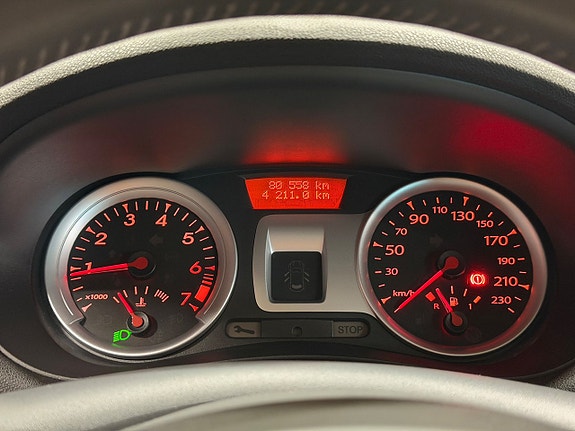 Renault Clio 13 of 16