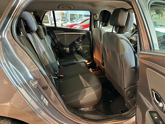 Renault Megane 10 of 13
