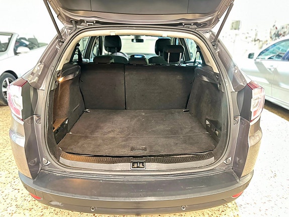 Renault Megane 12 of 13
