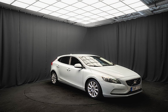 Volvo V40 4 of 5