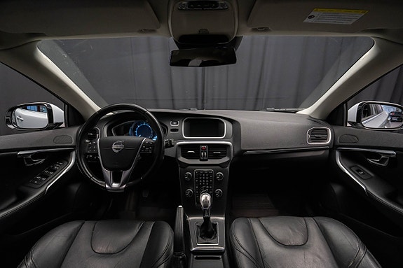 Volvo V40 13 of 21