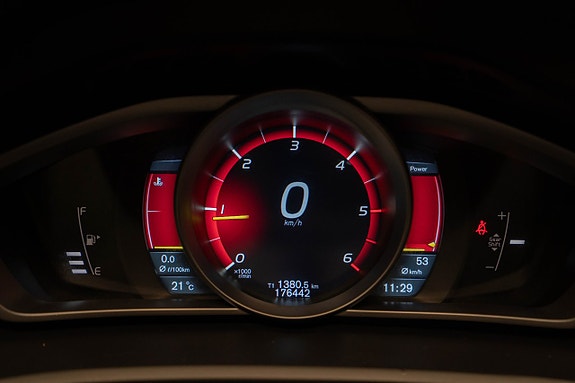 Volvo V40 19 of 21