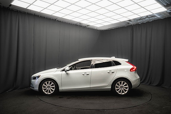 Volvo V40 9 of 21