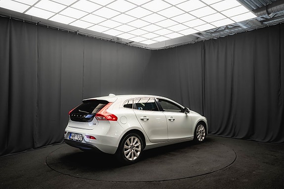 Volvo V40 6 of 21