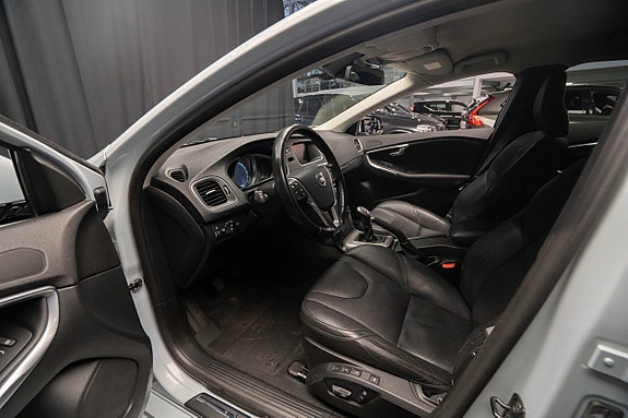 Volvo V40 14 of 21