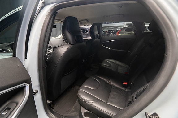 Volvo V40 17 of 21