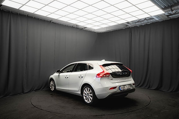 Volvo V40 8 of 21
