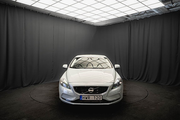 Volvo V40 3 of 5