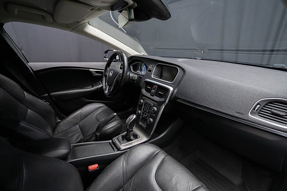 Volvo V40 16 of 21